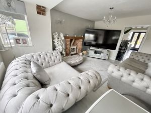 Lounge- click for photo gallery